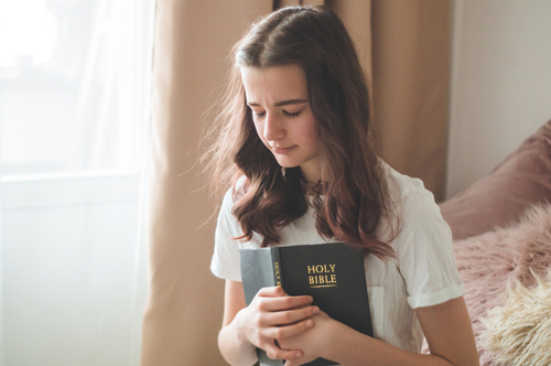 Saiba quais são os livros recomendados para começar a ler a Bíblia