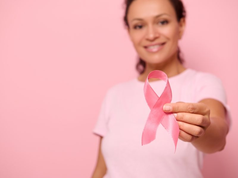 A campanha do Outubro Rosa no combate ao câncer de mama