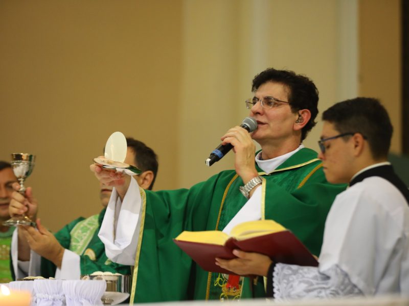 A Eucaristia faz a Igreja e a Igreja faz a Eucaristia