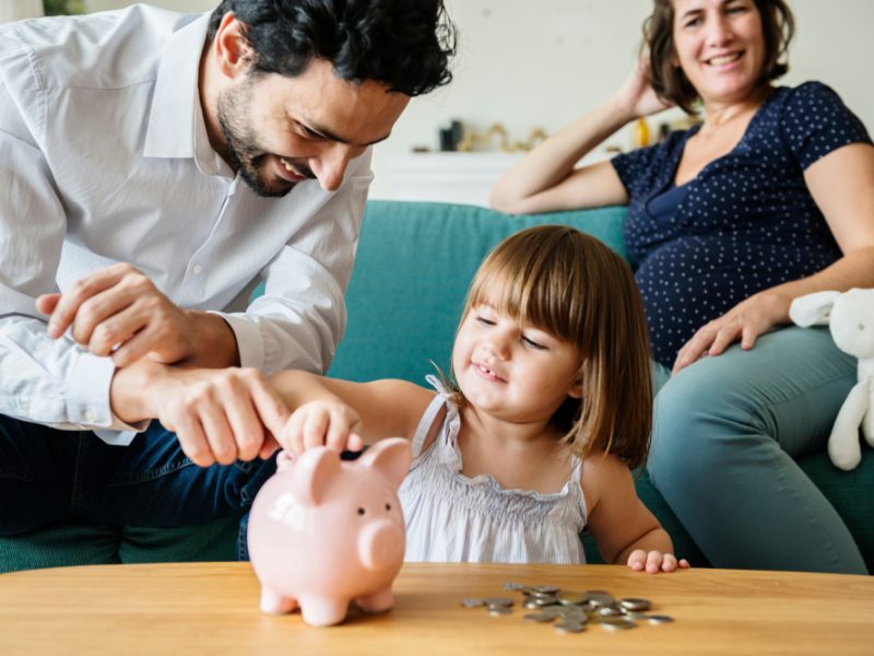 Dar mesada aos filhos é uma boa ideia ou melhor evitar?