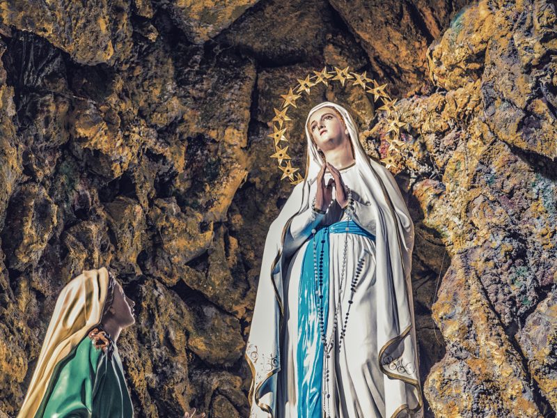 A história de Nossa Senhora de Lourdes