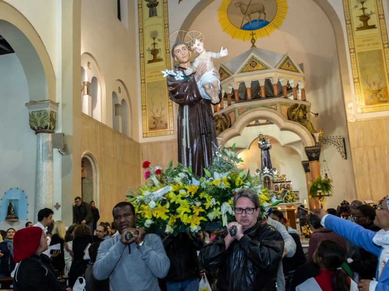 É verdade que católicos adoram imagens? As respostas que você precisa ter