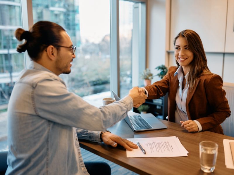 Psicóloga revela principais dificuldades de candidatos em entrevistas de emprego e dá dicas