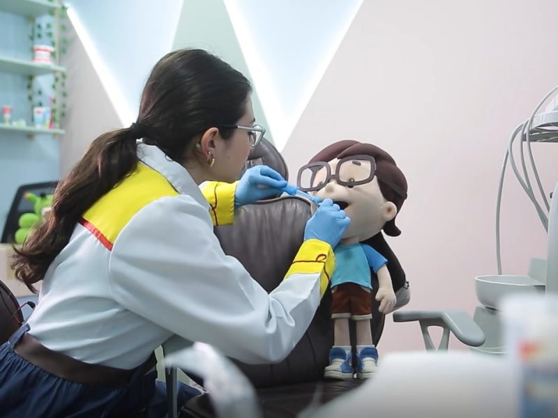 Manzottinho visita dentista e tira dúvidas