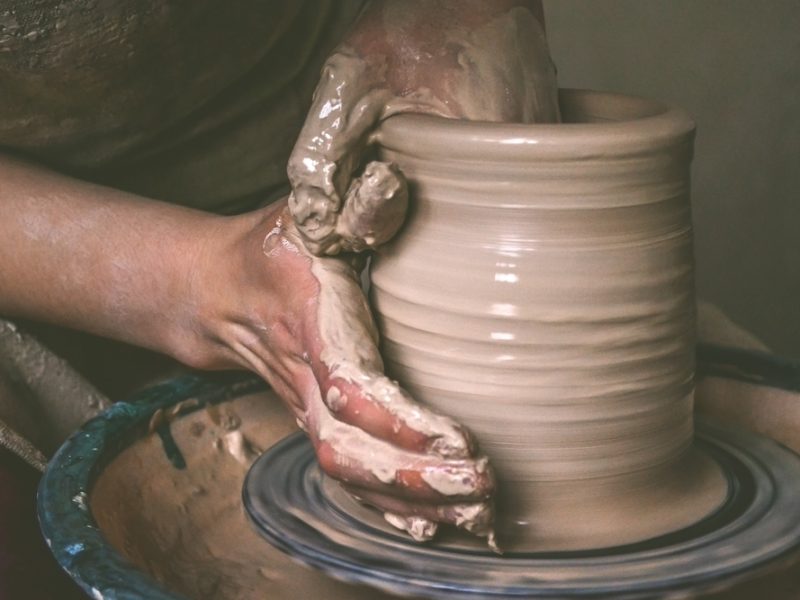 O significado da Parábola do Oleiro e como ser um “vaso novo”